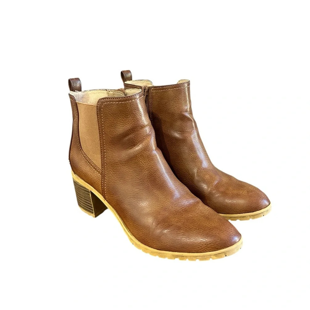LifeStride Womenâs Tan Mesa Chelsea Boot Size 7